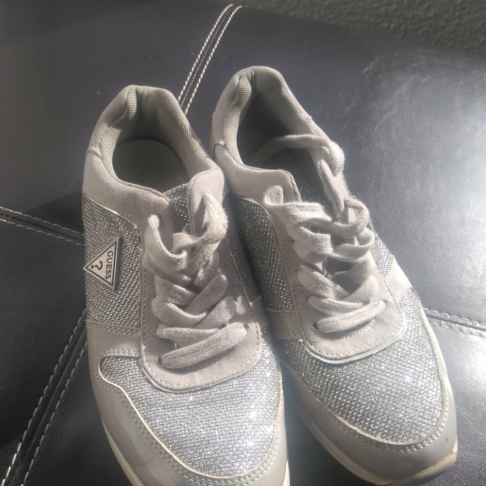 Women guess shoes